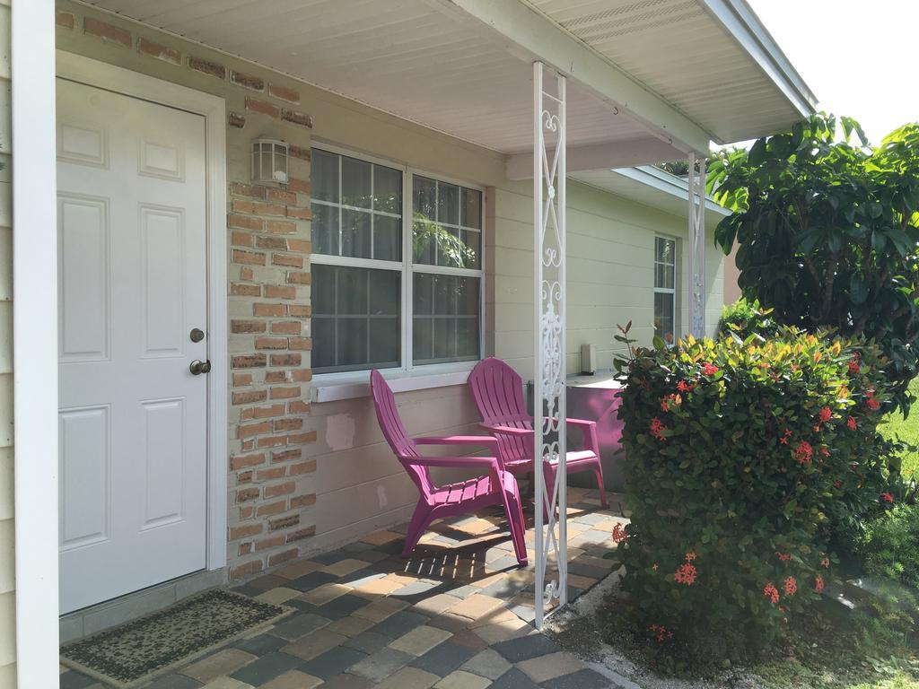 Fountain Cottages Innフォートマイヤーズ 部屋 写真
